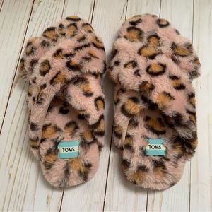 Toms Pink Leopard Print Slippers